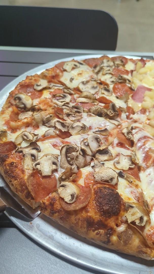 Redwood Pizza and Wings